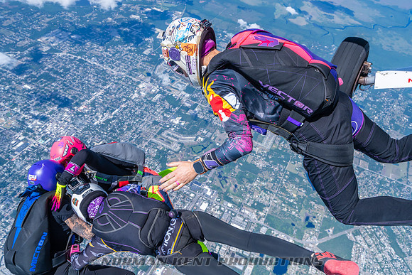 NKP-SIS-Sisters In Skydiving-Deland -NKP00707
