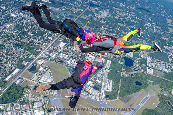 NKP-SIS-Sisters In Skydiving-Deland -NKP00777
