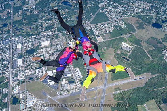 NKP-SIS-Sisters In Skydiving-Deland -NKP00755