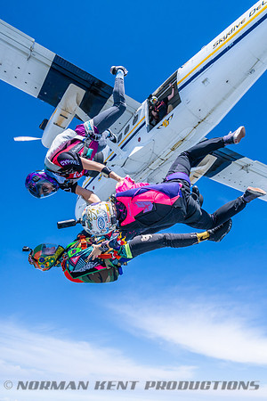 NKP-SIS-Sisters In Skydiving-Deland -NKP00788