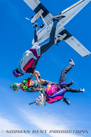 NKP-SIS-Sisters In Skydiving-Deland -NKP00790