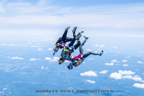 NKP-SIS-Sisters In Skydiving-Deland -NKP00798