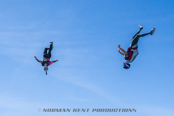 NKP-SIS-Sisters In Skydiving-Deland -NKP00840