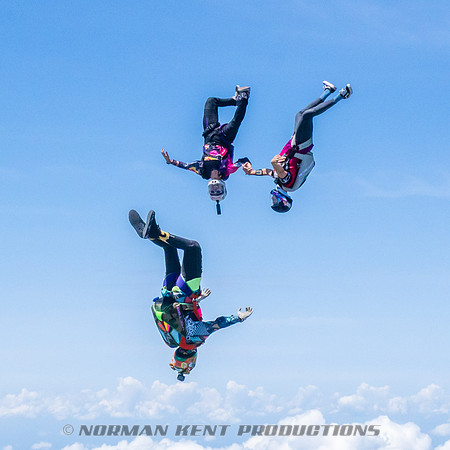 NKP-SIS-Sisters In Skydiving-Deland -NKP00826