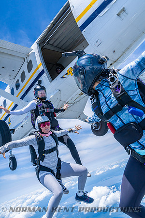 NKP-SIS-Sisters In Skydiving-Deland -NKP00854