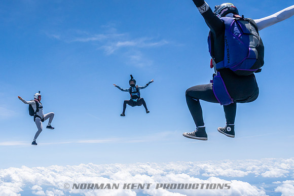 NKP-SIS-Sisters In Skydiving-Deland -NKP00875