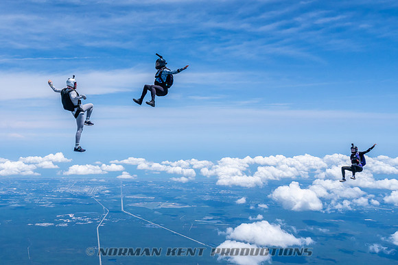 NKP-SIS-Sisters In Skydiving-Deland -NKP00869