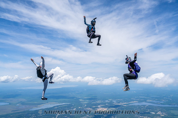 NKP-SIS-Sisters In Skydiving-Deland -NKP00896
