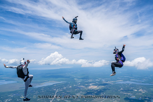 NKP-SIS-Sisters In Skydiving-Deland -NKP00895