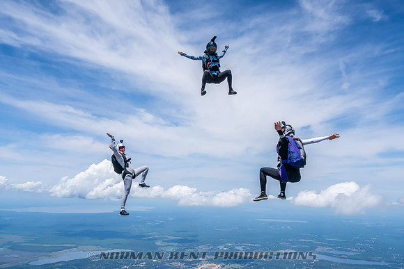 NKP-SIS-Sisters In Skydiving-Deland -NKP00897
