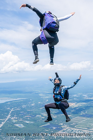 NKP-SIS-Sisters In Skydiving-Deland -NKP00900