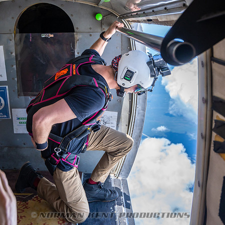 NKP-SIS-Sisters In Skydiving-Deland -NKP00905