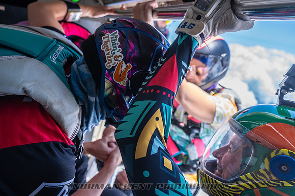 NKP-SIS-Sisters In Skydiving-Deland -NKP00912