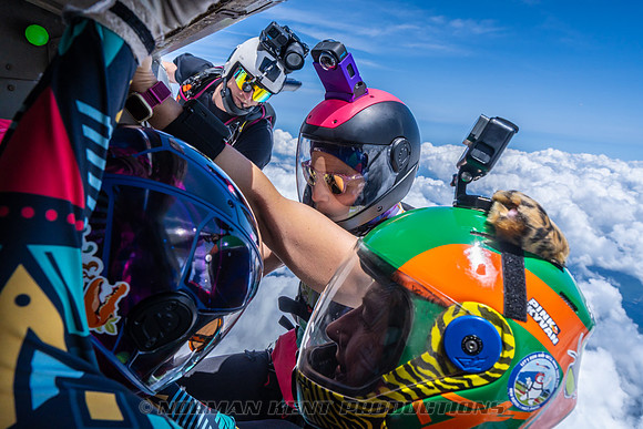 NKP-SIS-Sisters In Skydiving-Deland -NKP00916