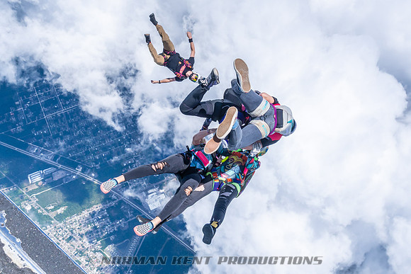 NKP-SIS-Sisters In Skydiving-Deland -NKP00921