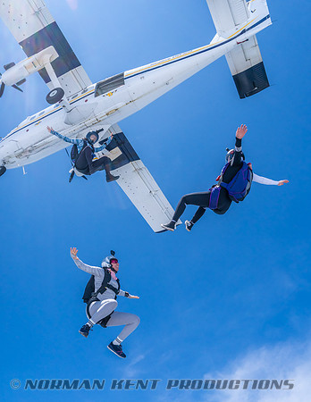 NKP-SIS-Sisters In Skydiving-Deland -NKP00933