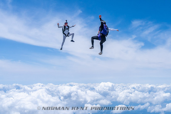 NKP-SIS-Sisters In Skydiving-Deland -NKP00944