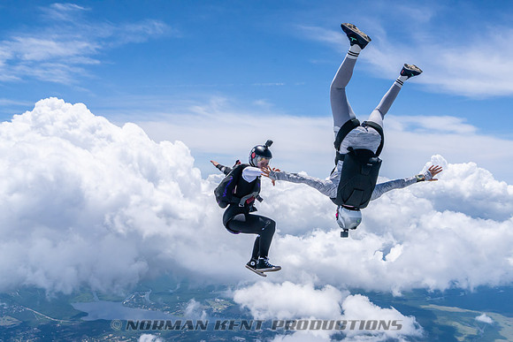 NKP-SIS-Sisters In Skydiving-Deland -NKP00957