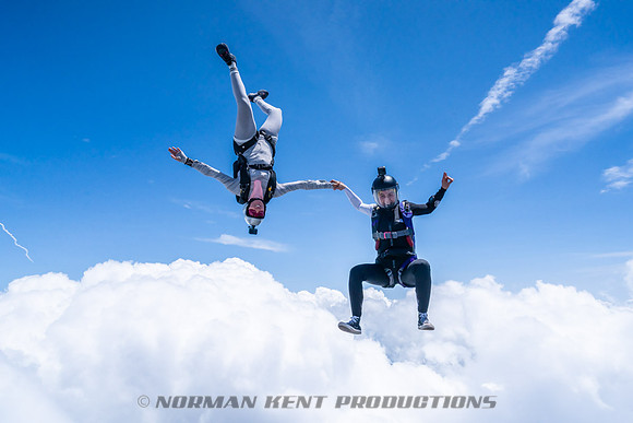 NKP-SIS-Sisters In Skydiving-Deland -NKP00971