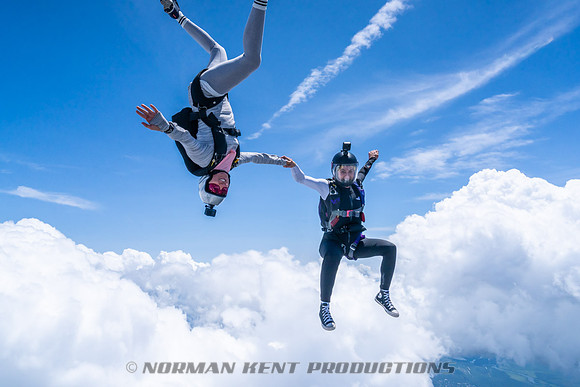 NKP-SIS-Sisters In Skydiving-Deland -NKP00968