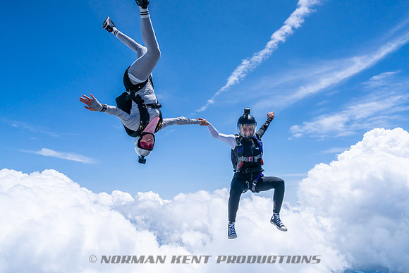 NKP-SIS-Sisters In Skydiving-Deland -NKP00969