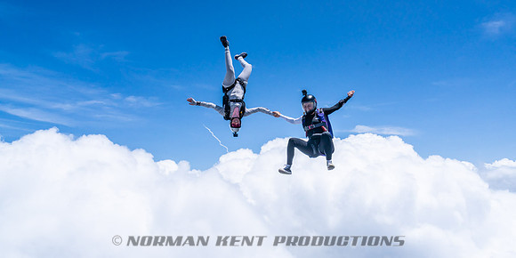 NKP-SIS-Sisters In Skydiving-Deland -NKP00974