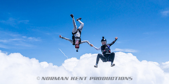 NKP-SIS-Sisters In Skydiving-Deland -NKP00973