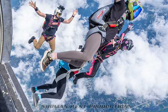 NKP-SIS-Sisters In Skydiving-Deland -NKP00995