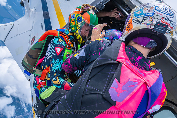 NKP-SIS-Sisters In Skydiving-Deland -NKP01012