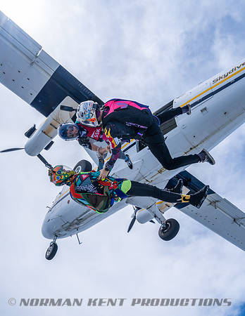 NKP-SIS-Sisters In Skydiving-Deland -NKP01015
