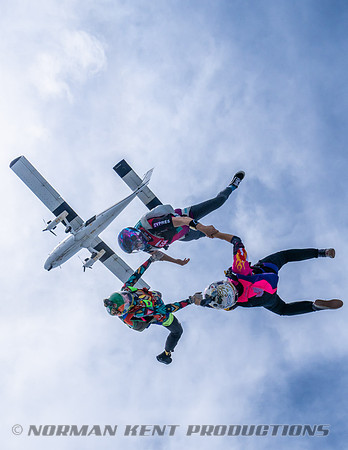 NKP-SIS-Sisters In Skydiving-Deland -NKP01020