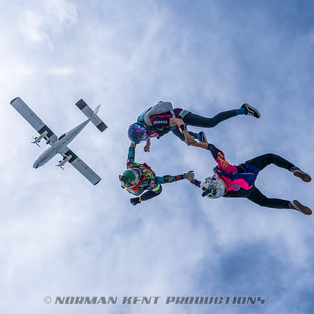 NKP-SIS-Sisters In Skydiving-Deland -NKP01021