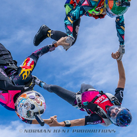 NKP-SIS-Sisters In Skydiving-Deland -NKP01024