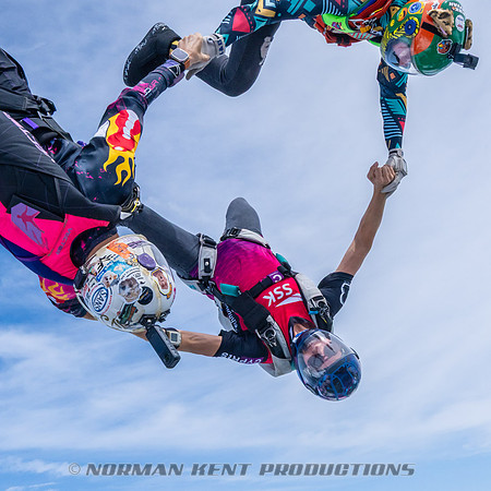 NKP-SIS-Sisters In Skydiving-Deland -NKP01025