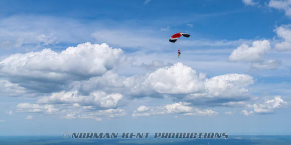 NKP-SIS-Sisters In Skydiving-Deland -NKP01064
