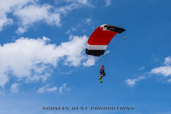 NKP-SIS-Sisters In Skydiving-Deland -NKP01067