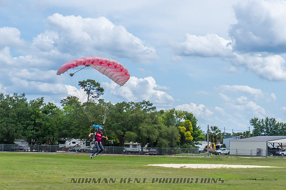 NKP-SIS-Sisters In Skydiving-Deland -NKP01072