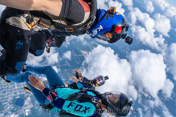 NKP-SIS-Sisters In Skydiving-Deland -NKP01077