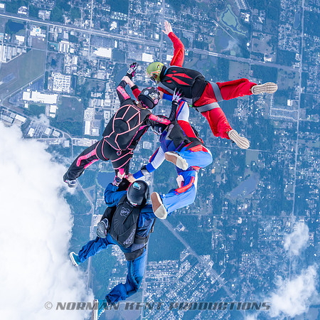 NKP-SIS-Sisters In Skydiving-Deland -NKP01083