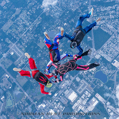 NKP-SIS-Sisters In Skydiving-Deland -NKP01085