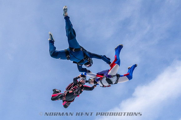 NKP-SIS-Sisters In Skydiving-Deland -NKP01094