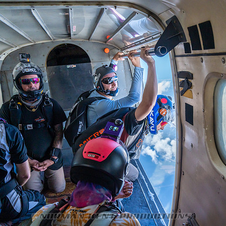 NKP-SIS-Sisters In Skydiving-Deland -NKP01132