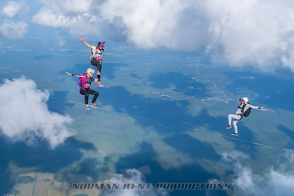 NKP-SIS-Sisters In Skydiving-Deland -NKP01168