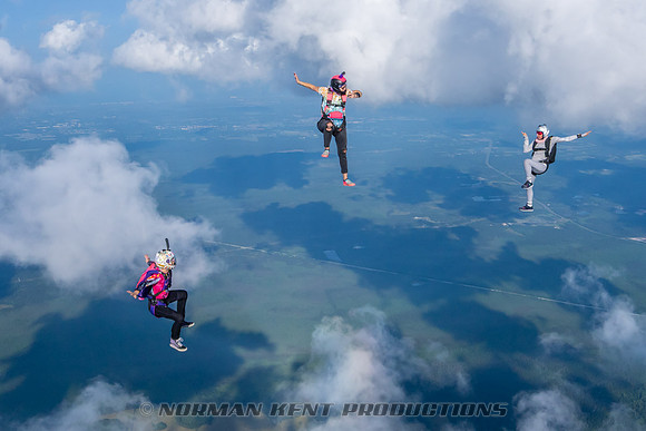 NKP-SIS-Sisters In Skydiving-Deland -NKP01171