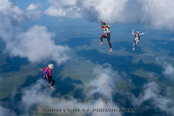 NKP-SIS-Sisters In Skydiving-Deland -NKP01173