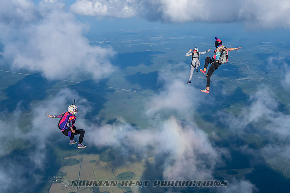NKP-SIS-Sisters In Skydiving-Deland -NKP01176