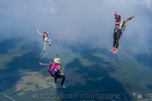 NKP-SIS-Sisters In Skydiving-Deland -NKP01183