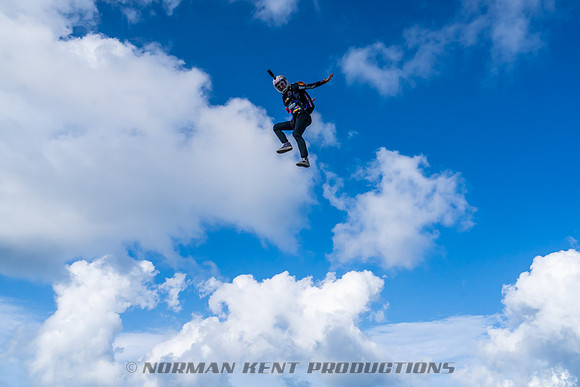 NKP-SIS-Sisters In Skydiving-Deland -NKP01198