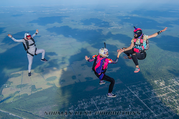 NKP-SIS-Sisters In Skydiving-Deland -NKP01190