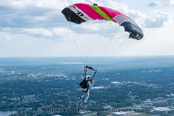 NKP-SIS-Sisters In Skydiving-Deland -NKP01205